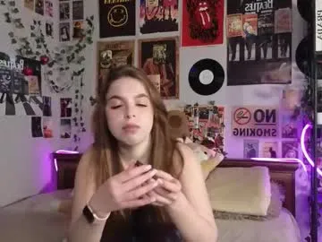 charlinemanke — zoom to face  [19 tokens remaining]