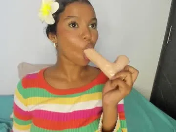 chloe_evans21 — hi guys  show tittis favorite tip 101-25-40-500 suck dildo #ebony #latina #bigboobs #18  #puffynipples [193 tokens remaining]