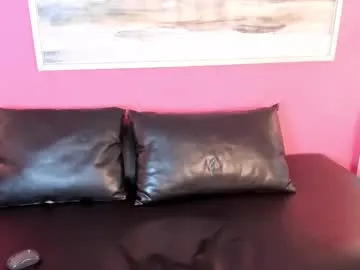 chloeesky — Today I want you to discover my sensuality // GOAL: fuck me with the dildo + vibrator  [415 tokens left] #anal #squirt #feet #ahegao #teen