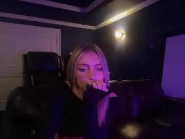 chloeros3e — lick stella #petite #skinny #booty [2186 tokens remaining]