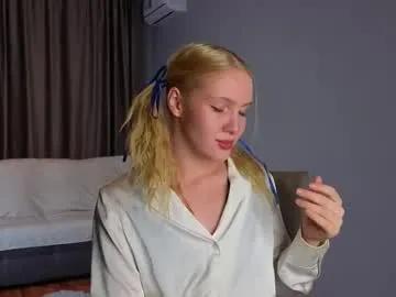 cleverblond — GOAL:I bite my lip and kiss you tenderly   Im #new #shy #bigass #18 #teen [9 tokens remaining]