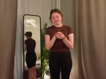 cordiacower — Hi everyone! im Emma<3 im new here and im so shy, help me dont be shy Goal: spin around and show my outfit #natural #new #shy #teen #18 [34 tokens remaining]