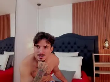 cristhoper_sterling — Make feel hot. [25 tokens left]