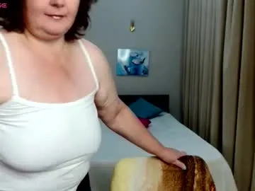 curvy_girlz — GOAL: Massage breast [1 tokens remaining] Welcome to my room! #milf #bigboobs #mature #curvy #hairy