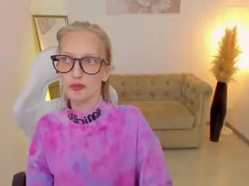 cynthia_charm — GOAL: boobs pick [87 tokens remaining] Welcome to my room! #new #blonde #heels #natural #shy