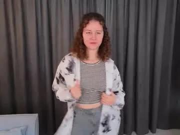 cynthia_myers — GOAL: air kiss + smile [35 tokens remaining] Welcome to my room! #teen #bigboobs #18 #shy #new