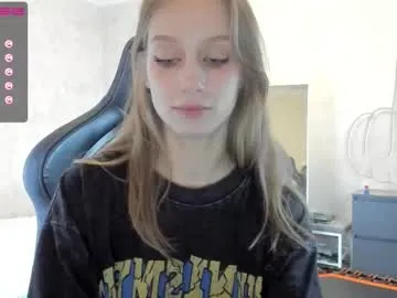 cyyberwhore — dance  [199 tokens left] #18 #new #teen #young #natural
