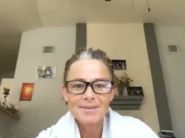 daisymayellie — topless for 10 minutes #new #bigBoobs #MILF #bigAss #HAIRY [498 tokens left]