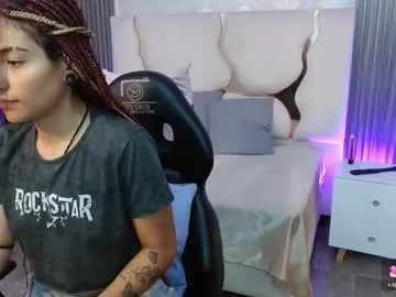 dakota_tay1 — GOAL:  finger  in pussy [69 tokens remaining] keep your vibes high don't let my pussy dry - squirt in your face #redhead #tattoo #squirt #ebony #teen