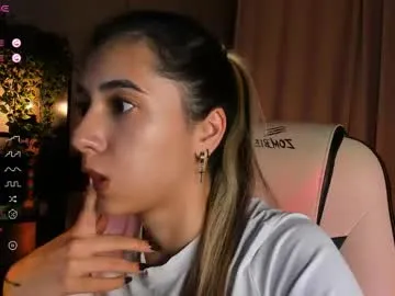 darlabelle — GOAL: make me smile [7 tokens remaining] glad see u in my room  #teen #young #dance #cute give me a like