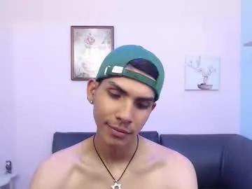 david_925_ — GOAL: Get naked, sensual striptease [60 tokens remaining] WelCUM guys!Tip menu is active /tipmenu to see it #latino #bbc #feet #bigdick #18