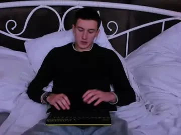 david__diamond — GOAL: take off your t-shirt [149 tokens remaining] Welcome to my room! #young #new #gay #pvt #master