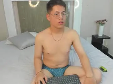 davidcruz16 — GOAL: Do me feel good [15 tokens remaining] Welcome to my room! #feet #teen #bigdick #latino #18