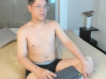 davidcruz16 — GOAL: spank ass x5 [20 tokens remaining] Welcome to my room! #cum #bigdick #new #latino #18