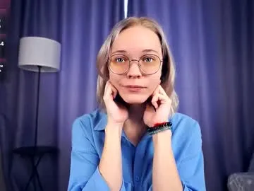 deannmaslen — GOAL: Tease you with eyes [33 tokens remaining] Welcome to my room! #new #18 #shy #skinny #bigboobs Hi Im Charlie, my toy's on a sensitive clitoris, check my reaction