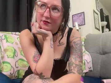 degeneratealiceof — Degeneratealiceof's room #lovense #squirting #tatted #couple