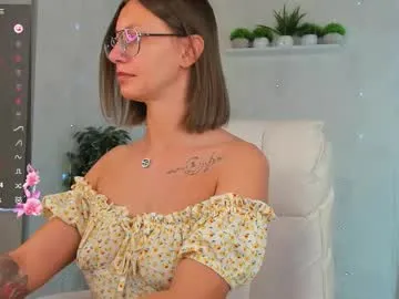 denise_halle — GOAL: tease ass [22 tokens remaining] I will be glad of your support.!! Fvrt pattern 11, 100, 111 #bigass #natural #cum #lovense #daddysgirl