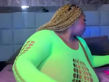 diane_melo — [65 Left] Flash tits #ebony #bbw #hairy #bigboobs #braces