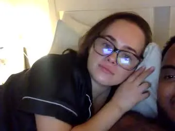 doubletrouble9498 — foot job  [20 tokens left]