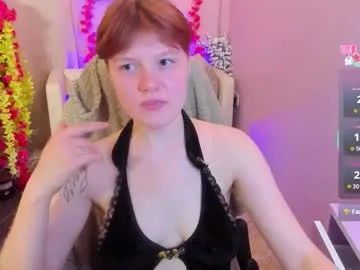 dreammyluna — GOAL: lick fingers+eye contact [20 tokens remaining] Hello! I am Luna, welcome in my room #shy #teen #18 #redhead #cute
