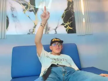 dylan_scott21 — ALL NAKED / #bigcock #new #daddy #cum #masturbate [77 tokens remaining]