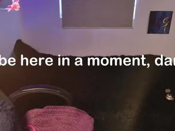 elecktra_tokyo — GOAL: get naked !!! [644 tokens remaining] mmm make me cum ! #bigcock #hairy #trans #bush
