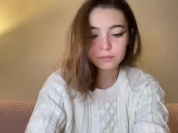 ellynella — Goal: stand up and show legs #new  #teen #natural [1 tokens remaining]