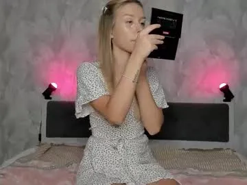 elysia_xo — GOAL: Hey Elysia [10 tokens remaining] Let's find out what is under the dress? #teen #blonde #shy #skinny #new