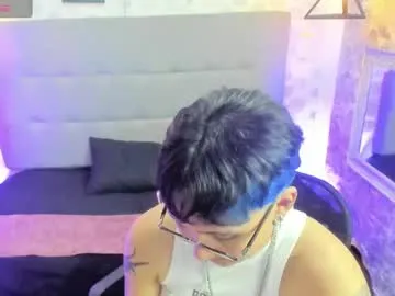 emahills__axelrose — #lesbian #squirt #dildo #tomboy #fitness