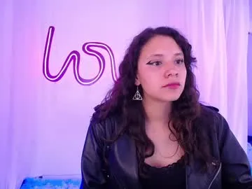emilirusso — Emilirusso's room   #now  #18  #latina  #teen  #cute