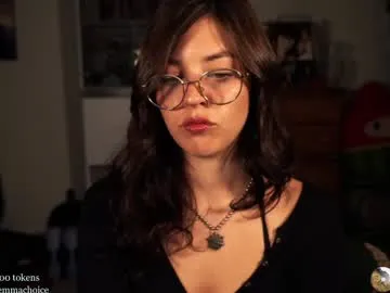 emmachoice — hello! miss me? checking in! skirt off at goal :)  [3762 tokens remaining]