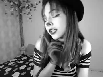 erline_worn — Welcome to my room! - Goal: oil on my tits  [33 tokens left]