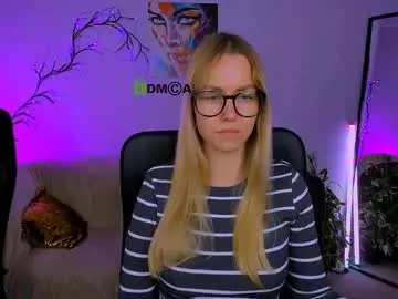 esma_shine — GOAL: twerk [423 tokens remaining] meow meow #smalltits #cum #naked #sph #lovense