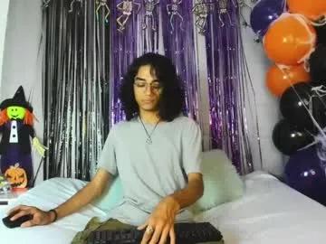 ethanblackwoodd — GOAL: spank hard my ass [25 tokens remaining] Welcome to my room! #young #18 #Toy #gay