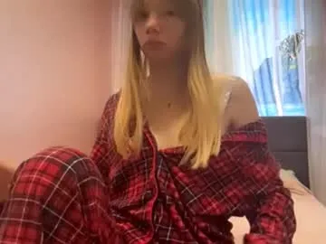 eugenakhouri — Goal:under boobs hi, I'm new here will be glad to meet you #new #cute #18 #petite #shy [105 tokens remaining]
