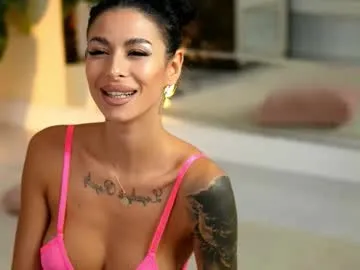 evaamanti — Warning!! NEW Hottie in TOWN!  Let's bring out some RAINBOWS - Goal: Let's GO for a RODEO RIDE [849 tokens left] #daddy #bigass #bigboobs #mature #squirt