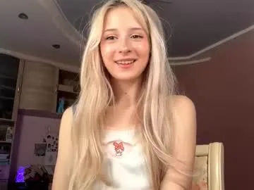 evaqt — Hi! im Eva and im #new here! GOAL:show belly button #18 #skinny #shy #lovense [50 tokens remaining]