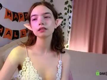 evi_brook — Goal: handbra + teasing #18 #natural #young #smalltits #feet