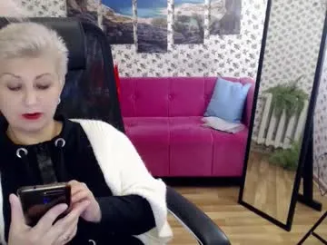 faith_hope — GOAL: Sexy Dance [300 tokens remaining] Welcome to my room! #new #blonde #milf #curvy #shy