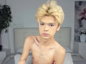 felix_rey — #daddy #twink #asian #cum #18 naked [300 tokens remaining]