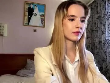 flaviabissel — GOAL: I'll dress like a schoolgirl and start teasing myself [55 tokens remaining] Welcome to my room! #18 #blonde #cute #shy #new