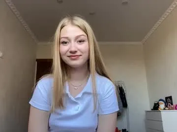 florencesilverthorn — GOAL : Biggest smile ever! Hello CB, my name is May! i'm #new here! Show me your thumbs up! Let's get acquainted! #bigboobs #shy #18 #young [15 tokens remaining]