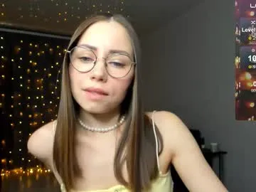 fun__nd__bun — Spank this ass x10 [99 tokens left] #new #skinny #young #shy #feet