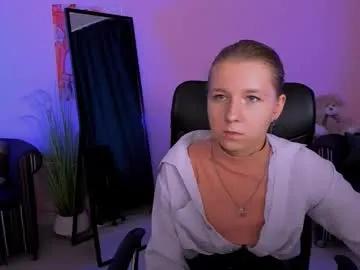 gloria_bubble — GOAL: braless [150 tokens remaining] Welcome to my room!  #smalltits #tights #nonude #skinny #pvt #lovense