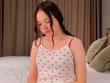 goddessloveee — GOAL: air kiss <3 [111 tokens remaining] Welcome to my room! I'm #18 years old, a #new model and very #shy. Be polite to me #skinny #bigass
