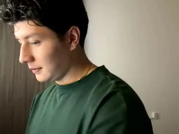 goldenknight33 — Spanks ass without  boxers  #New #muscle #latino #bigcock #shy #young [0 tokens remaining]