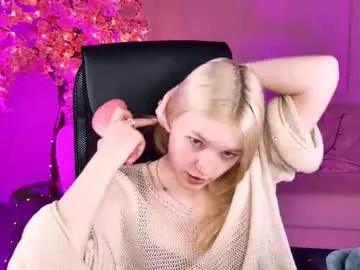 graceglamour — I would feel warmer in your arms  - Goal: kiss camera  [16 tokens left] #joi #nonude #blonde #muscle #young