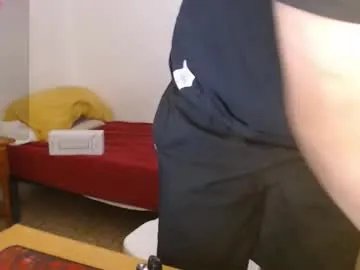 gsendra — Make Me Cum // #beard #bigfeet #tall #chubby #uncut [300 tokens remaining]