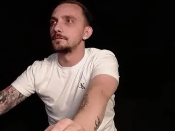 guesswhatbitch — Freechat on Chaturbate