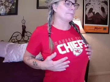hawt_busty_milf — Woke up horny #milf #cutenipples #mature #natural #bigboobs